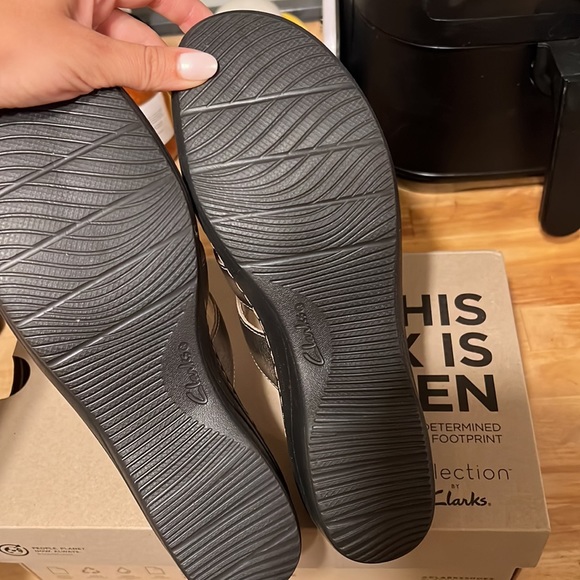 Clarks sandal new with box size 8 - Picture 4 of 4